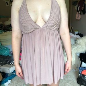 🆕🔥NWT open back Blush Dress